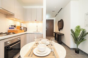 PVH - Stylish 1BR with Study - The Crest