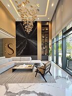 PVH - Stylish 1BR with Study - The Crest