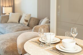 PVH - Stylish 1BR with Study - The Crest