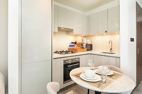 PVH - Stylish 1BR with Study - The Crest