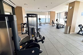 PVH - Stylish 1BR with Study - The Crest