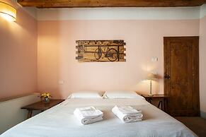 Apartment With Terrace in Assisi