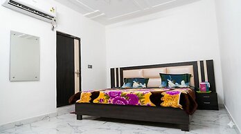 Hotel Blue Berry Agra