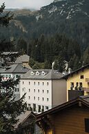Alpine Apartments
