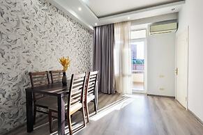 Apartment by Luxe Group HH331
