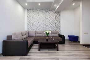 Apartment by Luxe Group HH331