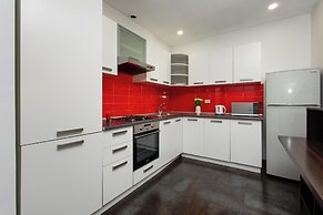 Apartment by Luxe Group HH331