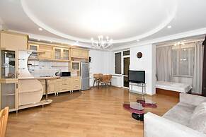 Apartment by Luxe Group HH331