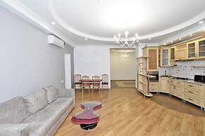Apartment by Luxe Group HH331