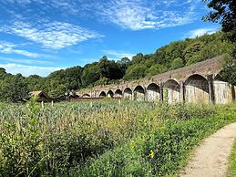 VIaduct Guest House