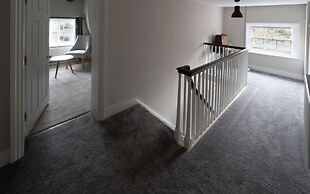 VIaduct Guest House