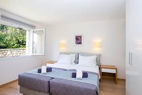 Villa Penelope With 4 Bedrooms and 3 Bathrooms