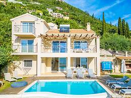Villa Penelope With 4 Bedrooms and 3 Bathrooms