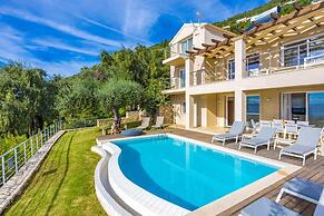 Villa Penelope With 4 Bedrooms and 3 Bathrooms