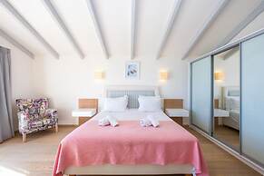 Villa Penelope With 4 Bedrooms and 3 Bathrooms
