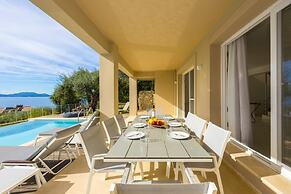 Villa Penelope With 4 Bedrooms and 3 Bathrooms