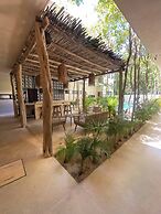 Great 3 Bedroom Apartment and Private Pool!