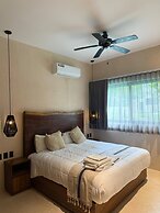 Great 3 Bedroom Apartment and Private Pool!