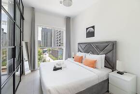 Dubai Hills Sleeps 4 in a Great Location