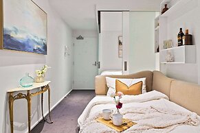 A Cozy CBD Studio Near Melbourne Central