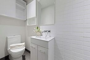A Cozy CBD Studio Near Melbourne Central