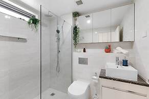 A Modern Beach Studio, 5min Walk to Bondi Beach