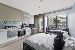 A Stylish Studio Right Next to Southern Cross