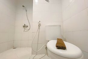 Simple White Accent Studio At Apartment Paltrow City