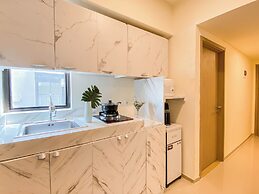 Simple And Bright 3Br At Meikarta Apartment