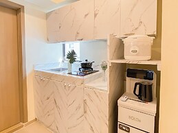 Simple And Bright 3Br At Meikarta Apartment
