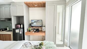 Simple Space Studio At Belmont Residence Puri Apartment