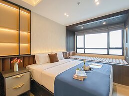 Modern Minimalist Studio Apartment At Collins Boulevard