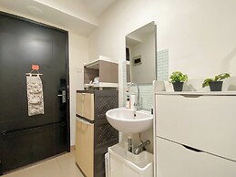 Cozy Studio (No Kitchen) At Belmont Residence Puri Apartment