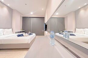 Minimalist Look Studio Apartment At Art Deco