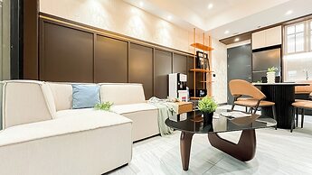 Stylish And Modern 2Br At Apartment Collins Boulevard