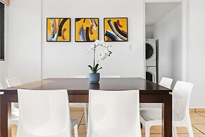 Waterside Flat With Garage and Easy Beach Access