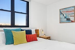Waterside Flat With Garage and Easy Beach Access