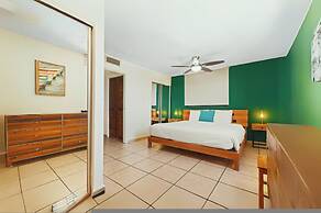 Waterside Flat With Garage and Easy Beach Access