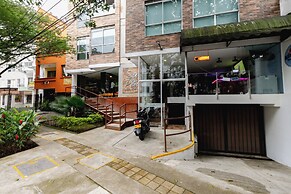 La 70 Laureles Condo cold AC