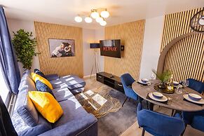 House - Sleeps 8 - Parking - Garden