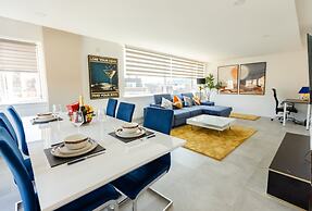Apartment - Sleeps 6 - Parking - Wifi