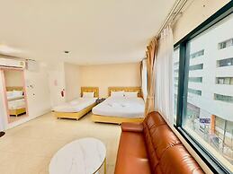 ABCYQ Hotel