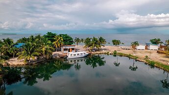 Bullock Island, Belize
