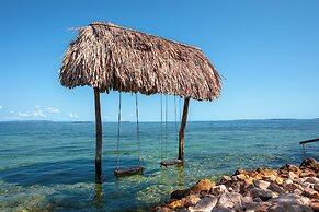 Bullock Island, Belize