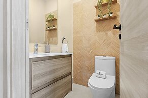Cozy 1 BR Apartment by Vistacana