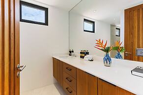 Villa Aroka 4 Bed Sea View KBR41