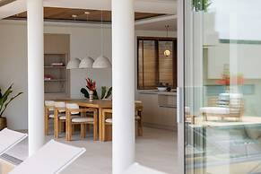 Villa Aroka 4 Bed Sea View KBR41