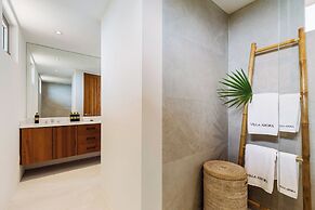 Villa Aroka 4 Bed Sea View KBR41
