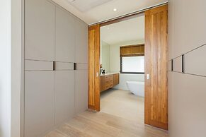Villa Aroka 4 Bed Sea View KBR41
