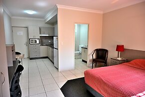 Western Gateway Motel and Apartments